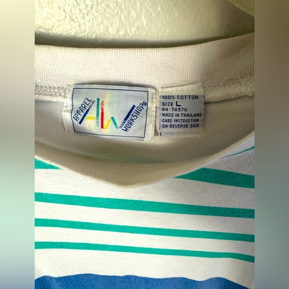 Vintage 90s Summer Style Tee - Picture 3 of 3